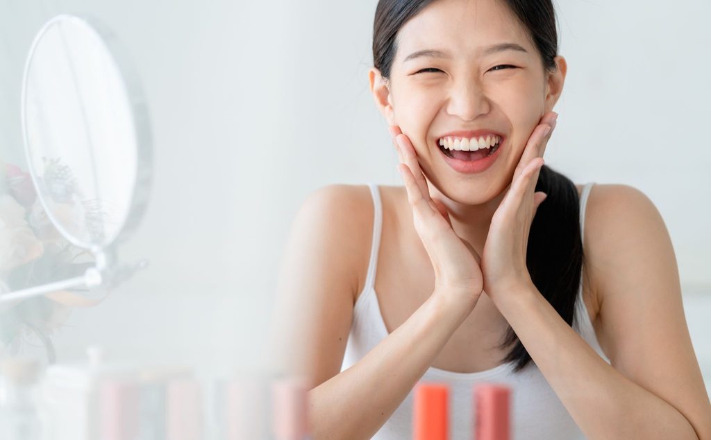 笑顔の女性